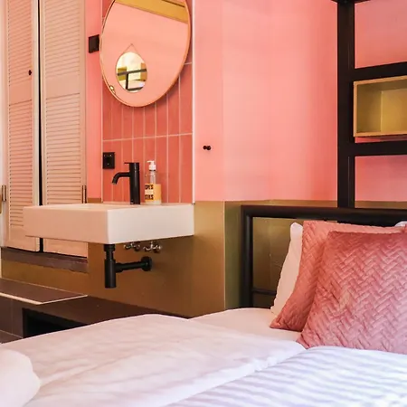 Hostel ROOM Rotterdam-2